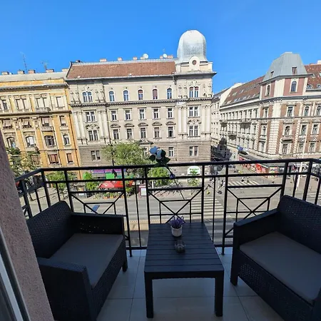 Heart Of Downtown Luxury Condo, Private Spa, Cinema, Patio Lägenhet