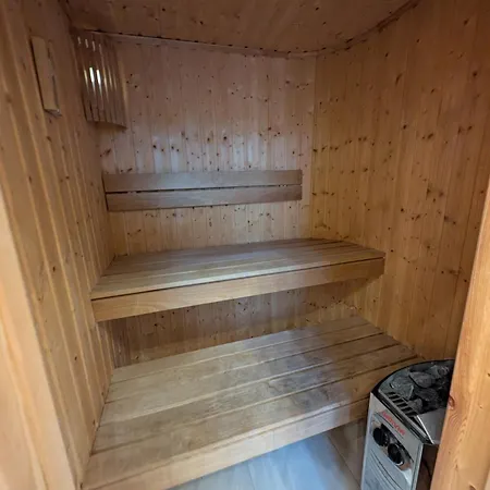 Heart Of Downtown Luxury Condo, Private Spa, Cinema, Patio Daire *