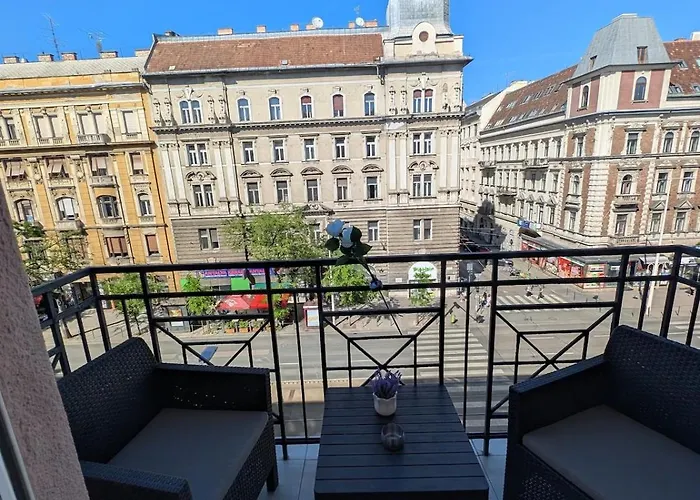 Heart Of Downtown Luxury Condo, Private Spa, Cinema, Patio Lejlighed